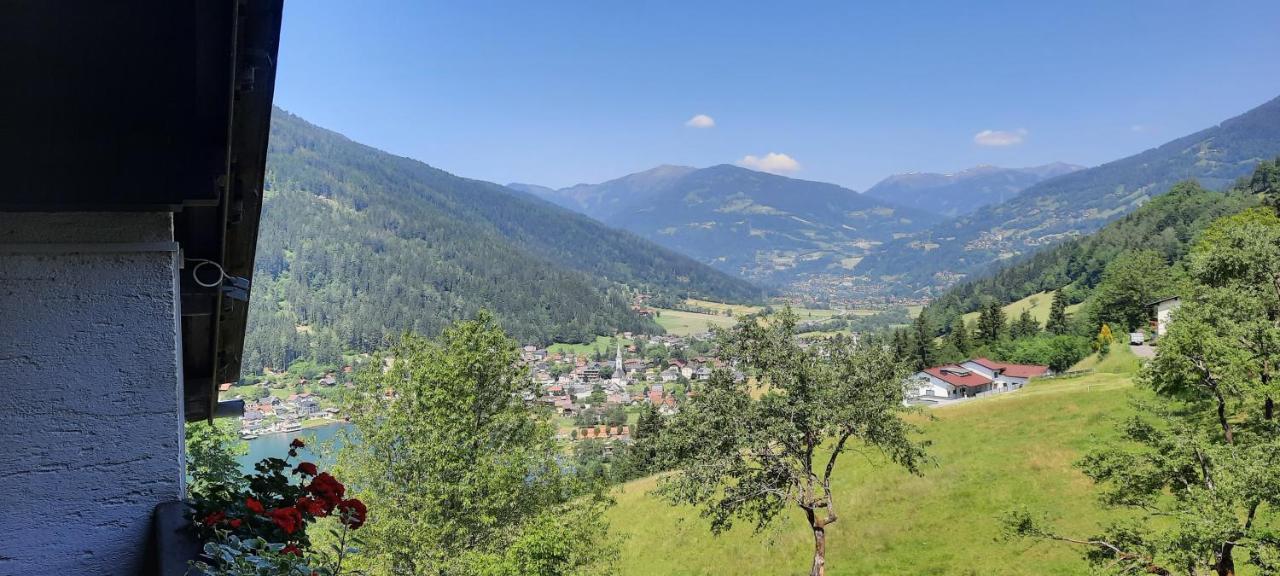 Theresienhof - Ferienwohnungen im Chalet mit atemberaubendem Panoramablick Feld am See Exterior foto