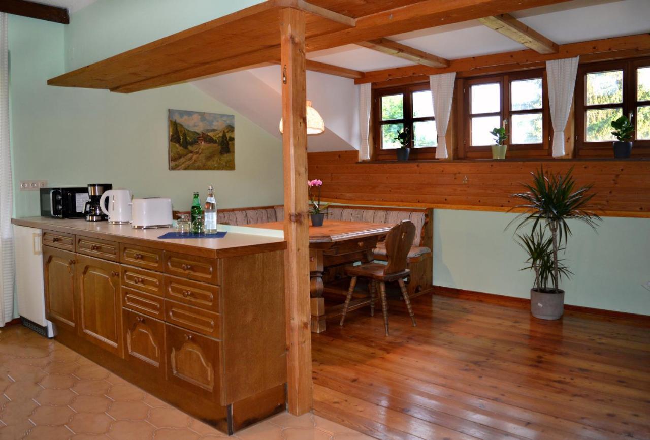 Theresienhof - Ferienwohnungen im Chalet mit atemberaubendem Panoramablick Feld am See Exterior foto