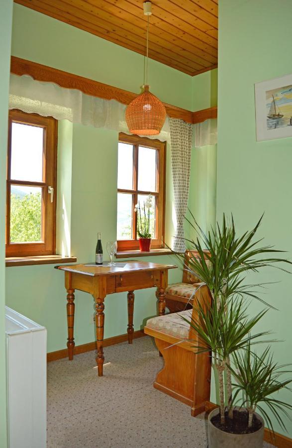 Theresienhof - Ferienwohnungen im Chalet mit atemberaubendem Panoramablick Feld am See Exterior foto